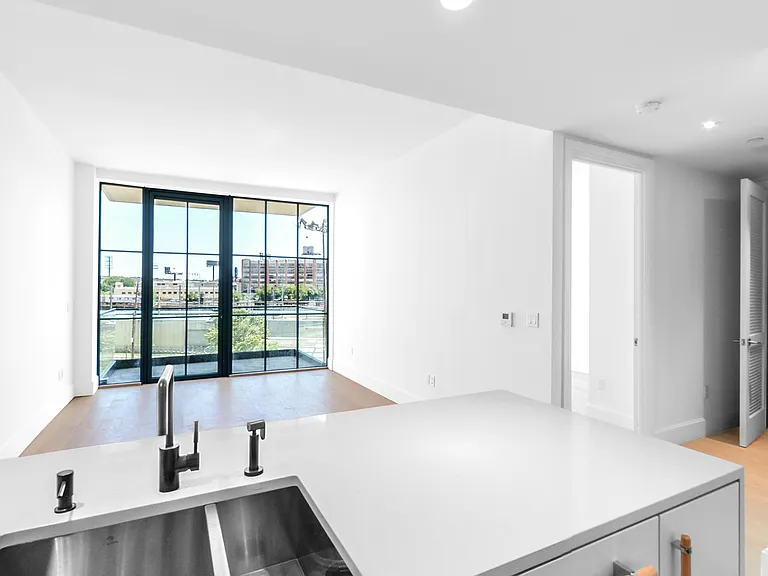 22-18 Jackson Ave #511 — Photo 3