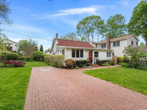 142 Soundview Drive, Rocky Point, NY 11778