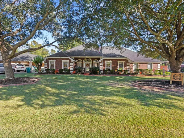 1100 Dawnwood Dr, Orange, TX 77632