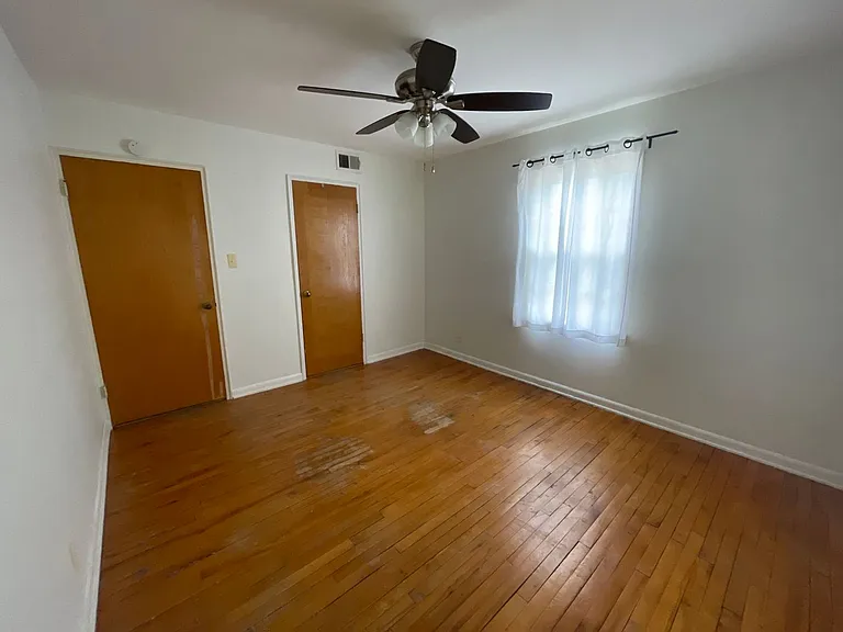 241 Boughey St — Photo 10