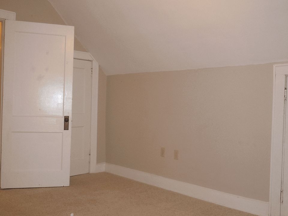 1st image of 5243 Fenwick Ave