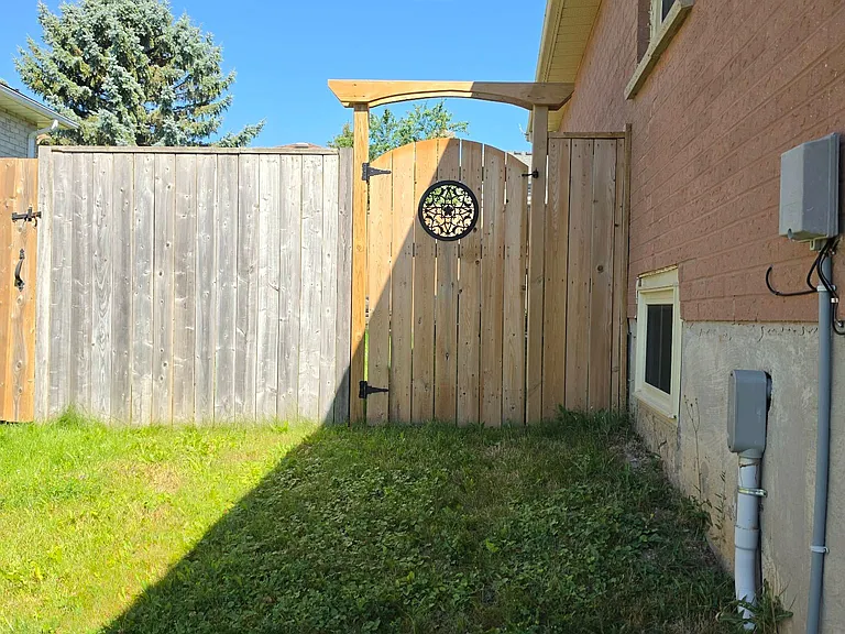 305 Hansen Blvd #LOWER — Photo 16