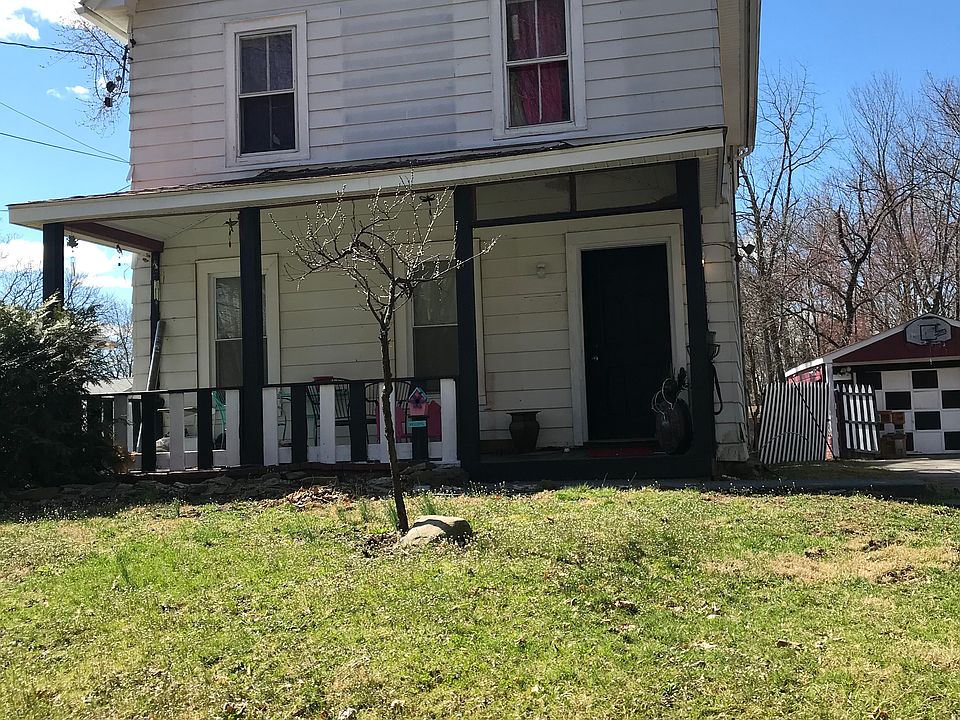 2nd image of 53 N Grand Ave