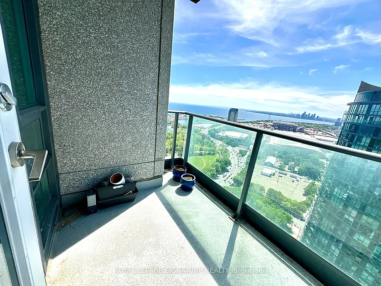 215 Fort York Blvd #3709 — Photo 14