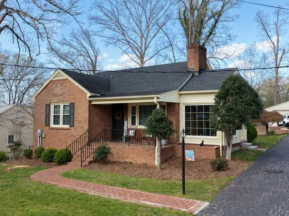 104 Oakhaven Dr, Danville, VA 24541