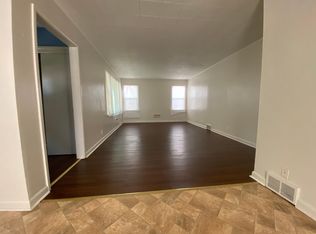 1353 2nd Ave N, Windom, MN 56101