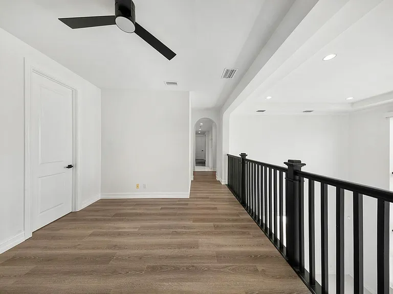 9065 Watercrest Cir E — Photo 43