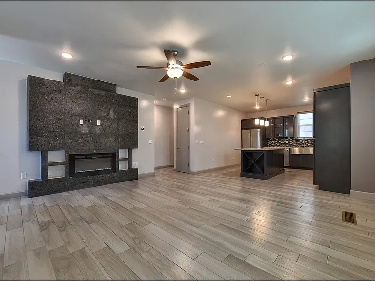 312 Vin Almoradi Ct — Photo 11