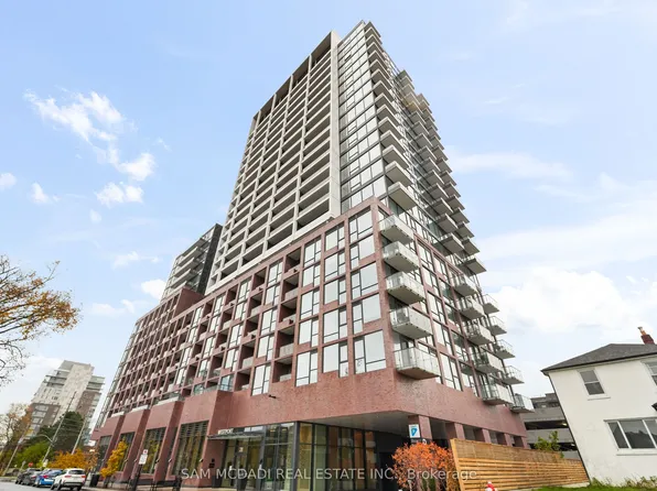 28 Ann St #813, Mississauga, ON L5G 3G1