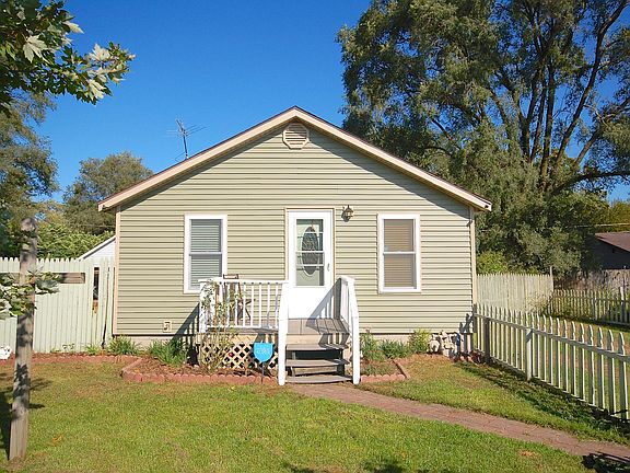 2nd image of 2097 Taube Ave