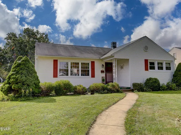 2098 Blair St, Williamsport, PA 17701