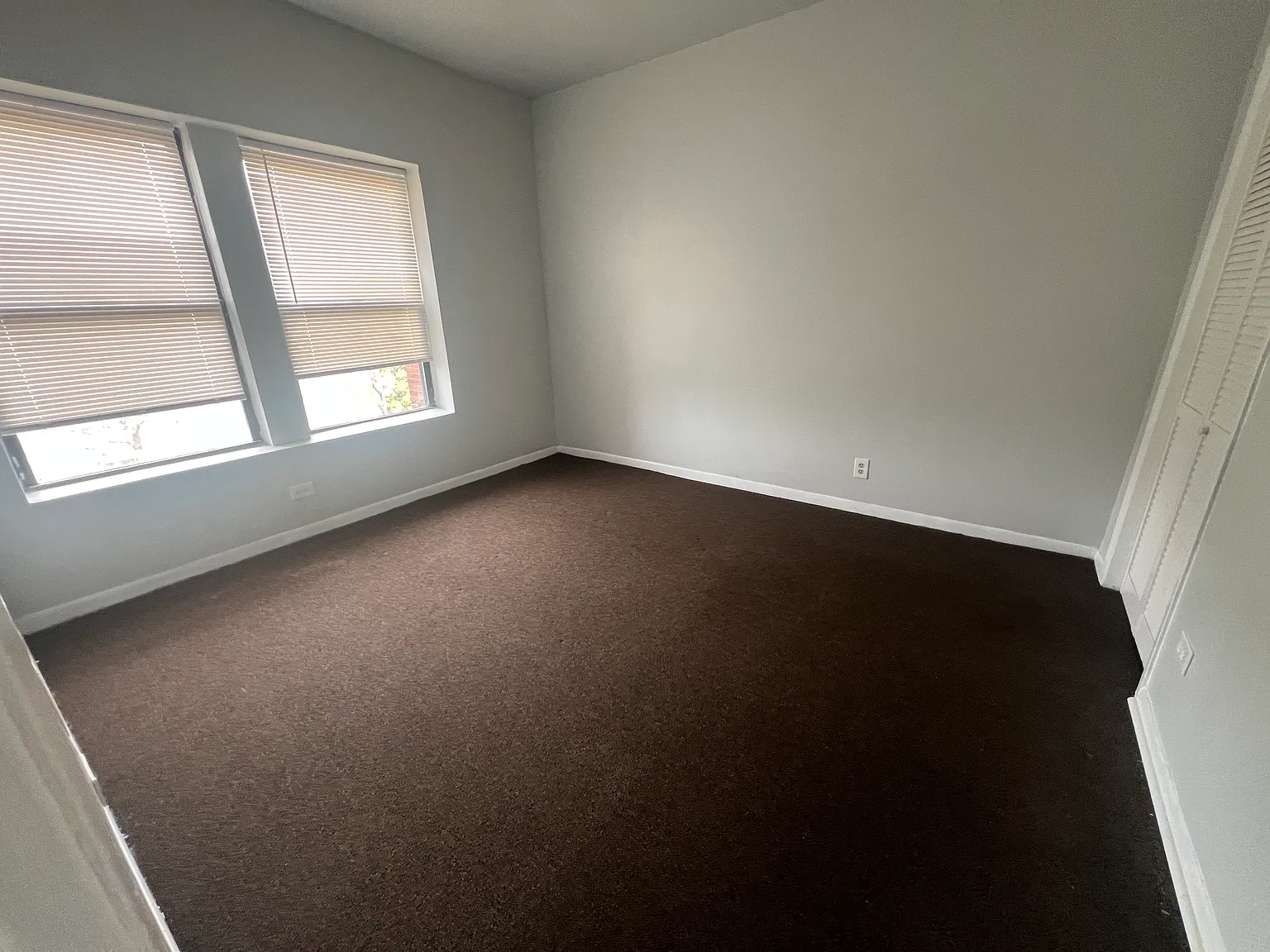 2 bed, 1000 sqft, $1,250 — Photo 3