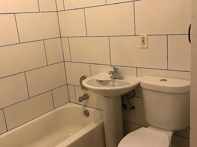 3321 S Lowe Ave #2 — Photo 3