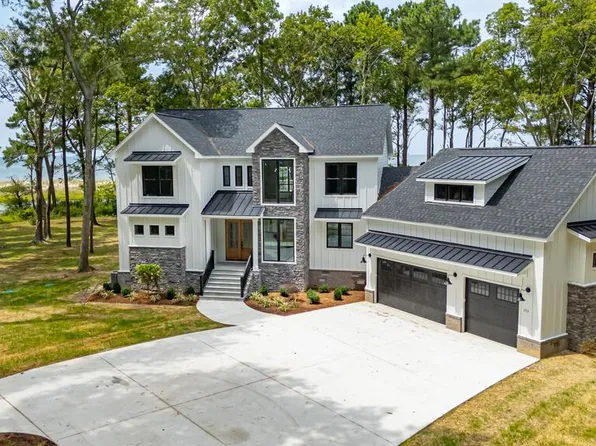 1713 Sand Hill Dr, Cape Charles, VA 23310