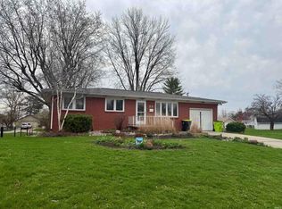 77 Orchard Ln, Huntington, IN 46750