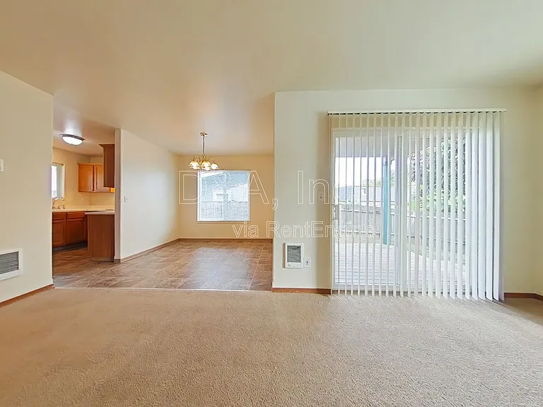 3149 NE Powderhorn Pl — Photo 2