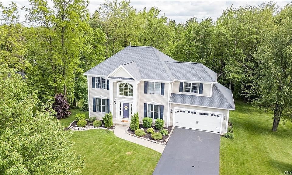 1st image of 48 Breezewood Dr