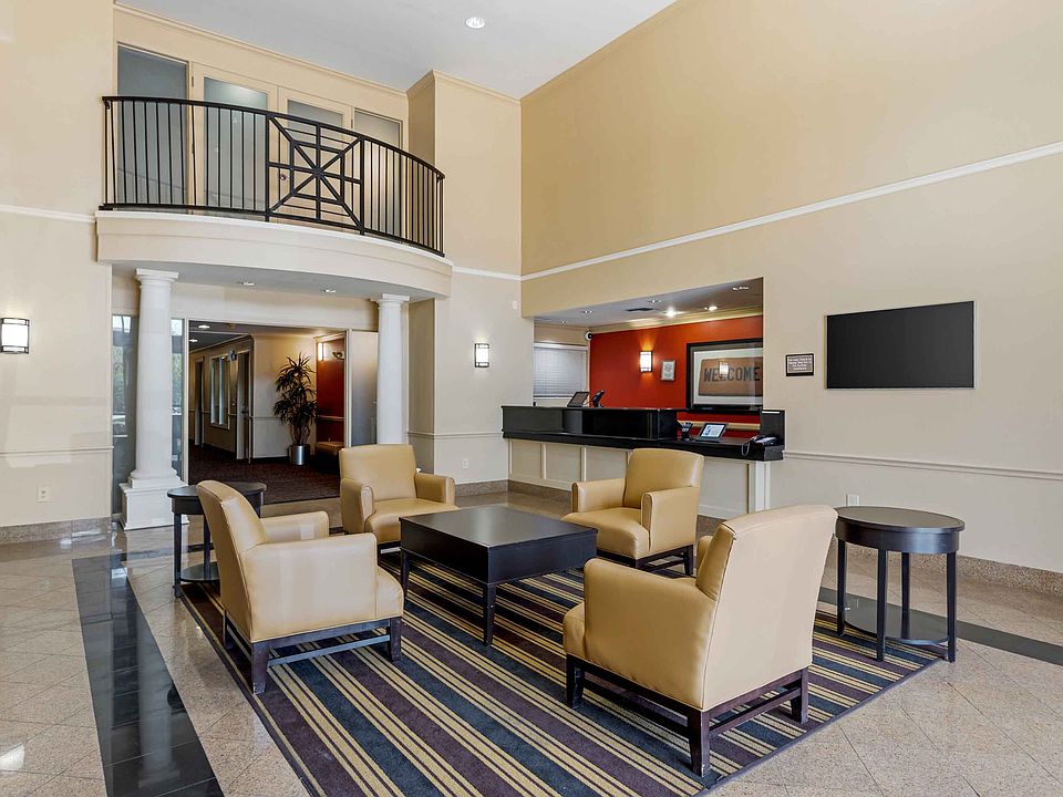 Lobby and Guest Check-in