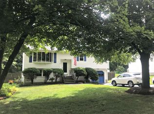 101 Rolling Ridge Ln, Methuen, MA 01844