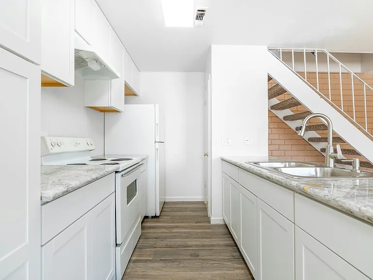 2750 W Fairmont Ave #103 — Photo 1