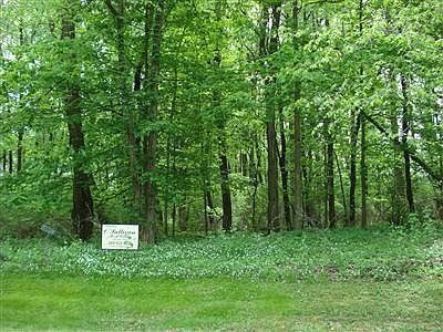 1st image of 18 Dog Leg Dr