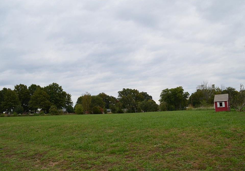 2nd image of 1837 W Pickens Rd