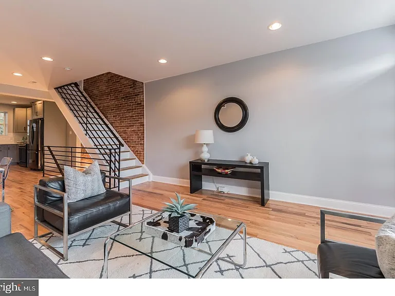 2441 Federal St — Photo 4