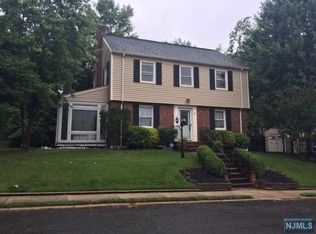 400 Morningside Ter, Teaneck, NJ 07666