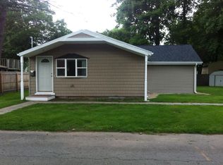 31 Lyndale Ave, Warwick, RI 02889