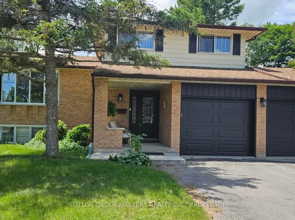 715 Collins Bay Rd, Kingston, ON K7M 5H1