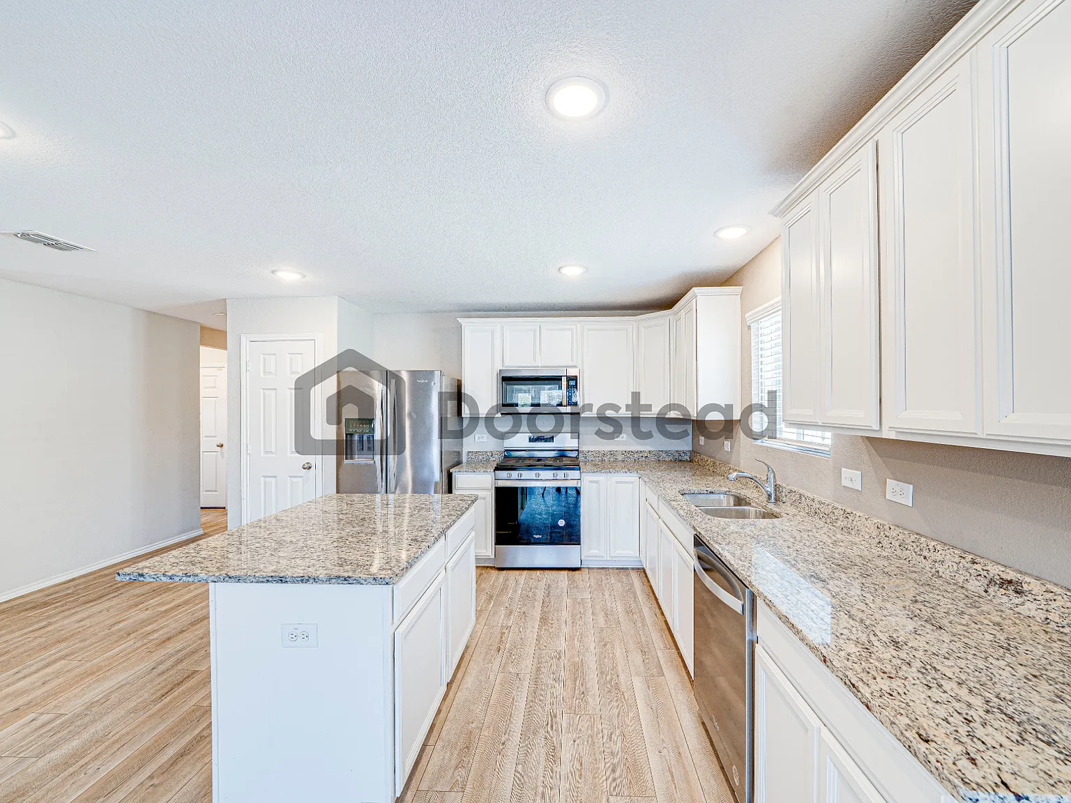 4 bed, 3.0 bath, 2030 sqft, $2,099 — Photo 3