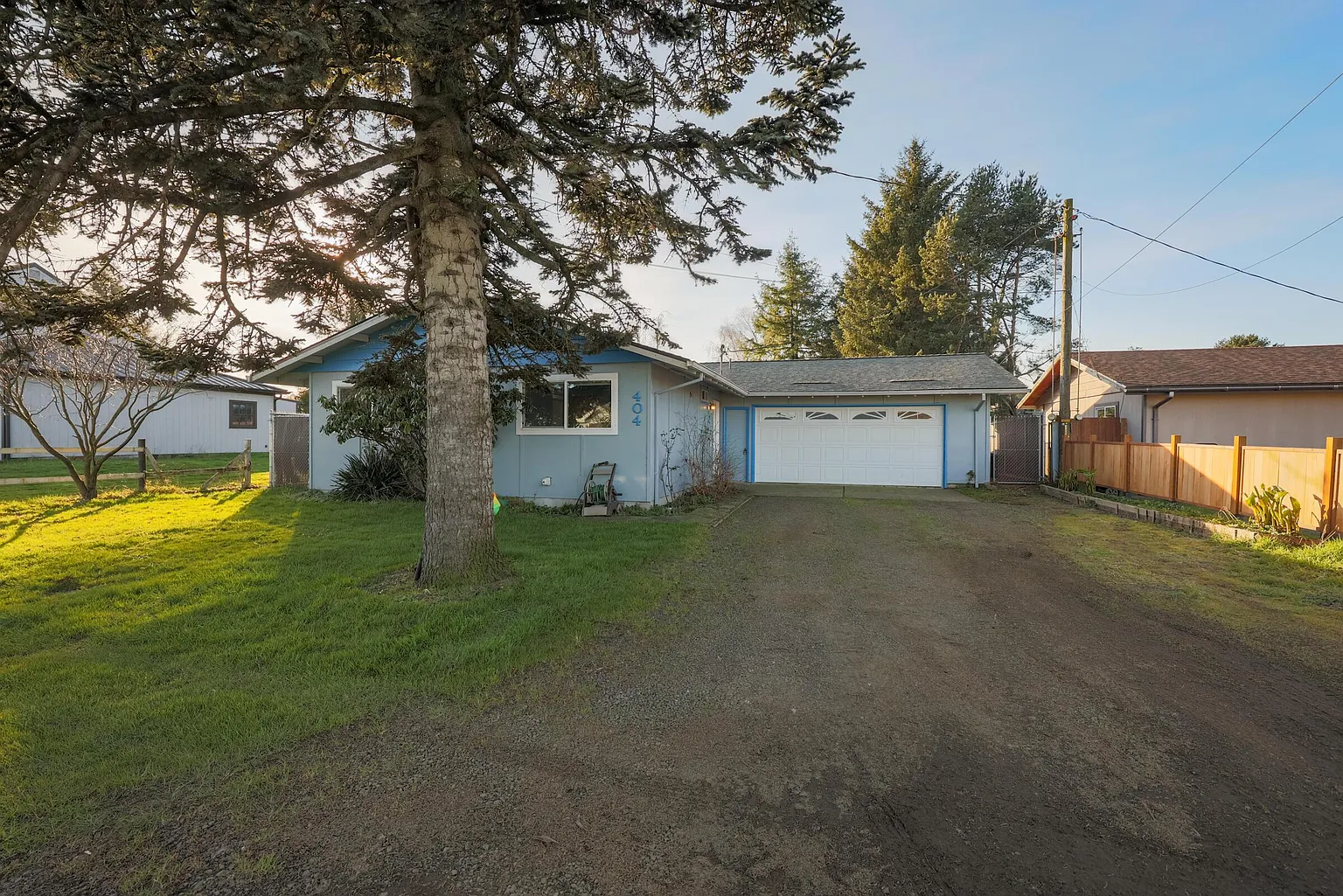 404 Linden Dr photo 1