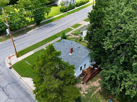 2nd image of 207 S Olive St