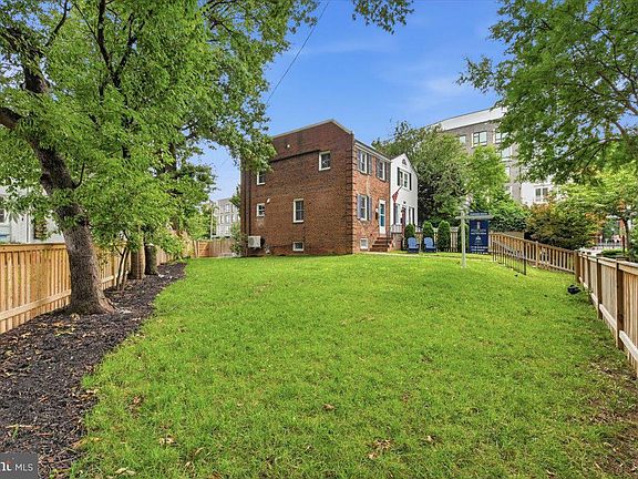 2nd image of 1008 Bashford Ln