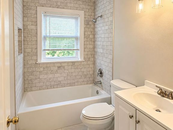 5th image of 2117 E 58th St