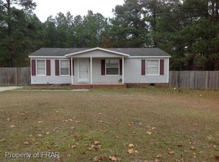 302 McDougald Dr, Raeford, NC 28376