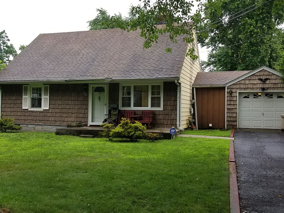 1st image of 70 Knollwood Dr
