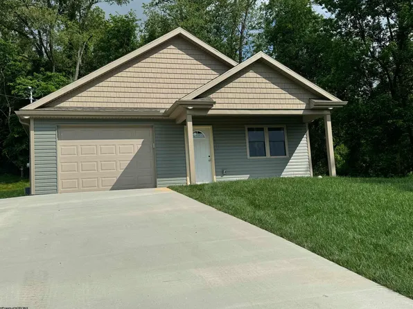 715 Diamond St, Fairmont, WV 26554