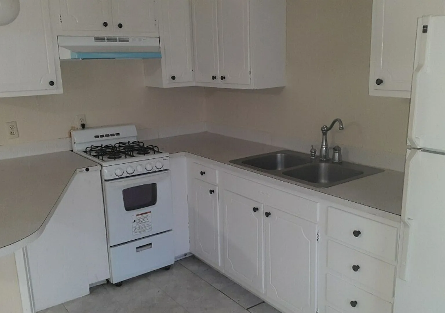 1 and 2 Bedroom Duplex Units Walking Distance to LA Tech — Photo 1