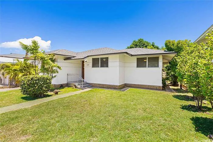 3238 Makini St