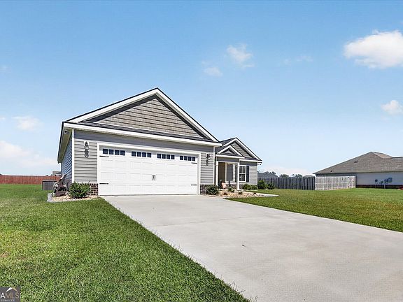 3rd image of 516 Doyle Ln