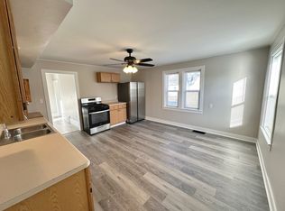 326 Railroad St, Woodstock, IL 60098