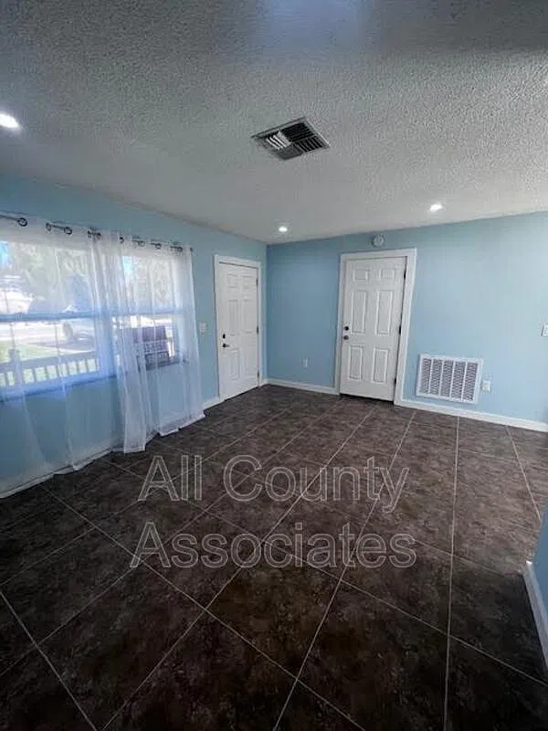 2 bed, 1.0 bath, 672 sqft, $1,795 — Photo 4