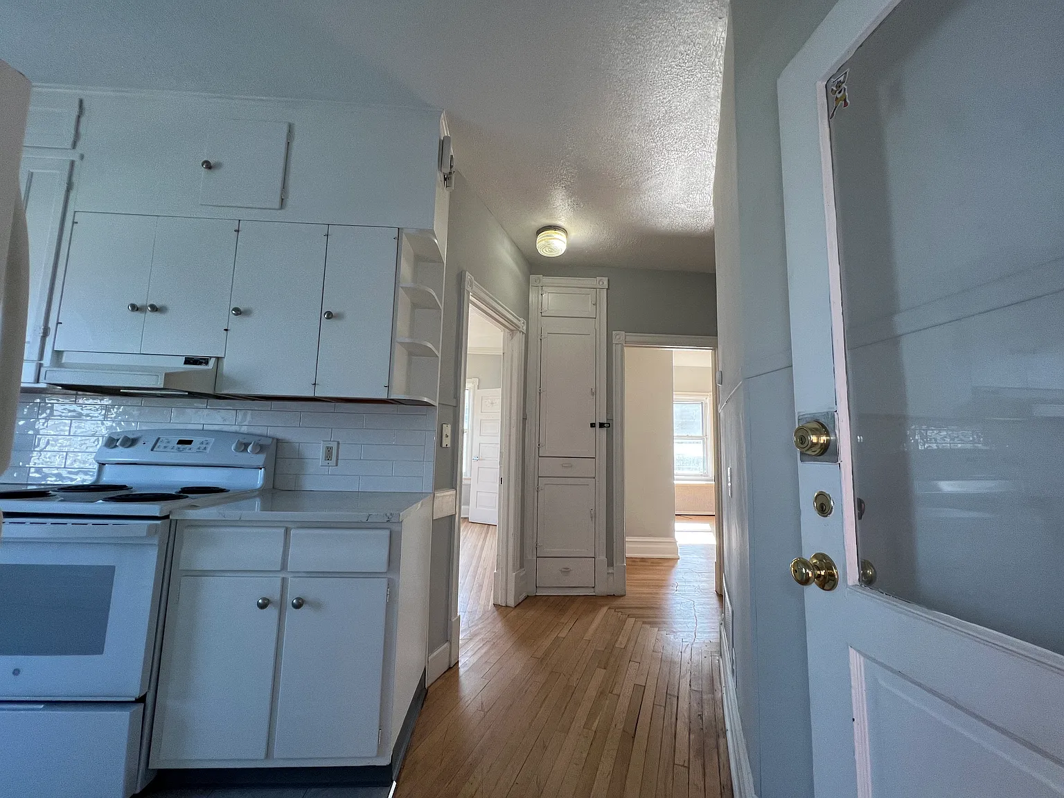 2 bed, $1,600 — Photo 3