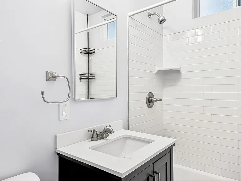 636 Linden Ave — Photo 14