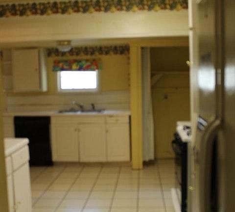 Large L shaped Kitchen