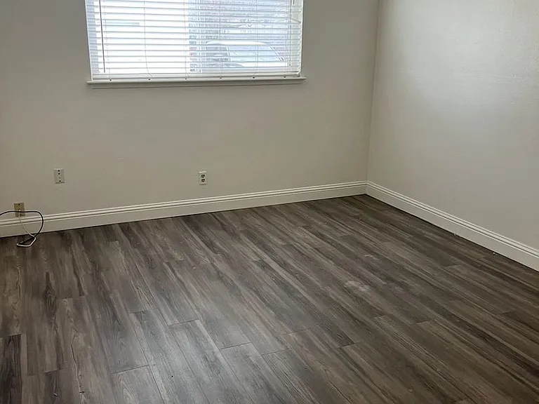 1911 Wildwood Way #2 — Photo 8