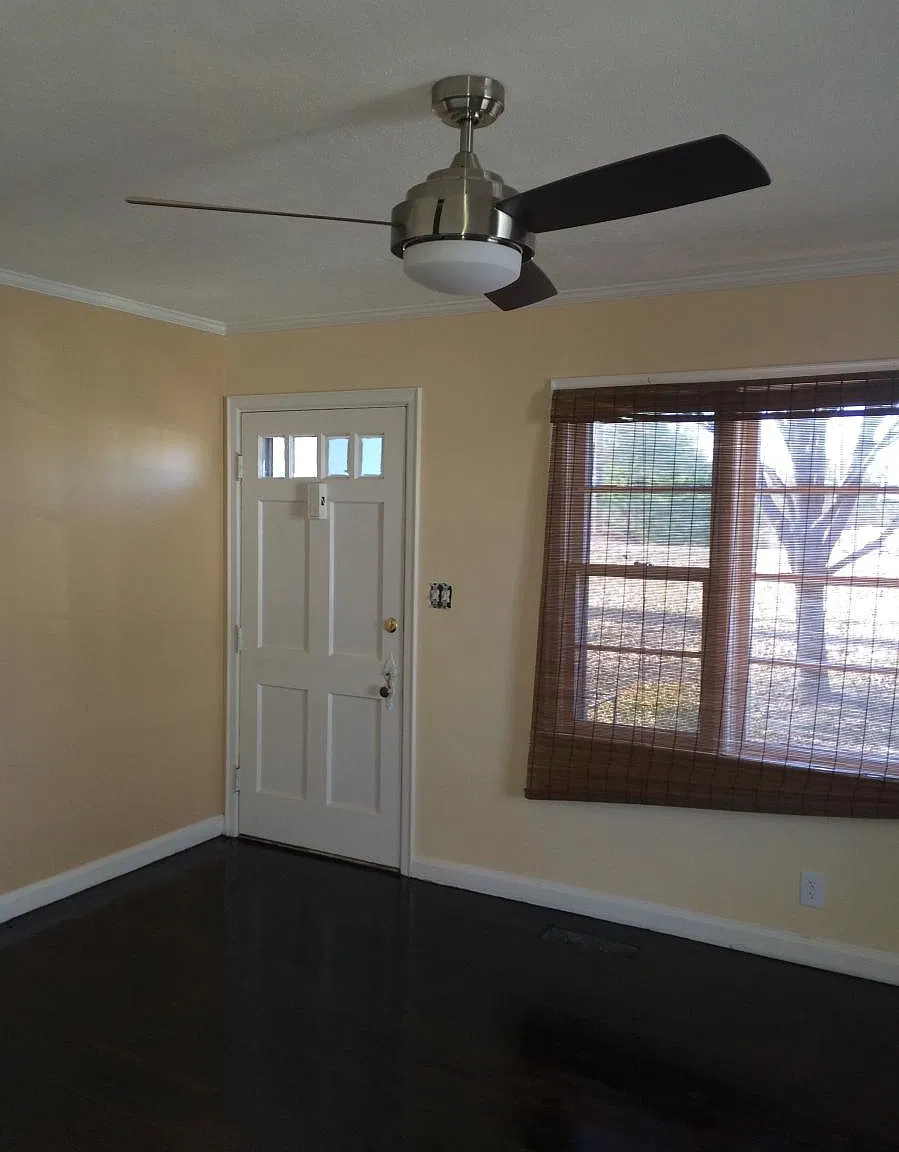 3 bed, 936 sqft, $1,500 — Photo 2