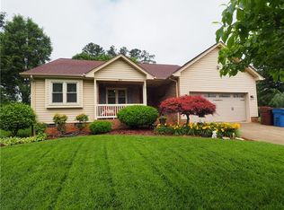 2015 Picnic Dr, Newton, NC 28658