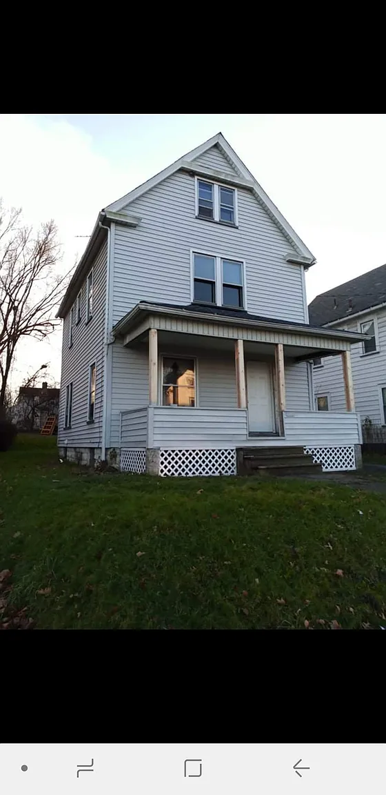 635 Dickson Ave photo 1